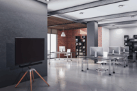 One For All WM 7476 32"-70" Quadpod univerzális TV állvány - Barna (1 kijelző)