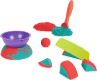 Spin Master Kinetic Sand Mold N' Flow homokgyurma 680g játékszett formázóeszközökkel