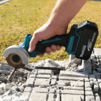 Makita DMC300Z Akkumulátoros sarokcsiszoló (Akku és töltő nélkül)