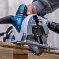 Bosch 06016C1100 GKS 18V-57-2 Professional Solo Akkumulátoros körfűrész (akku és töltő nélkül)