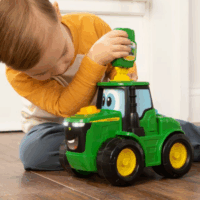 Tomy Indítókulcsos interaktív Johnny traktor