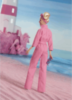 Mattel Barbie, a film: Barbie baba rózsaszín nadrágkosztümben