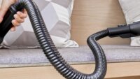Bosch BCS711PET Porzsák nélküli álló porszívó - Fekete/Piros