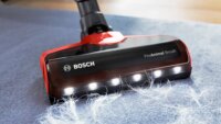 Bosch BCS711PET Porzsák nélküli álló porszívó - Fekete/Piros