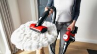 Bosch BCS711PET Porzsák nélküli álló porszívó - Fekete/Piros