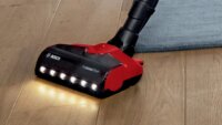Bosch BCS711PET Porzsák nélküli álló porszívó - Fekete/Piros