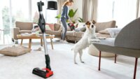 Bosch BCS711PET Porzsák nélküli álló porszívó - Fekete/Piros