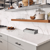 Delight 20483S 250V Túlfeszültség védő elosztó 3 aljzatos 1.5m - Fekete/Szürke