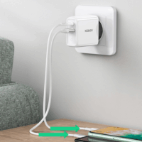 Ugreen 60468 USB-A / USB-C Hálózati Töltő Adapter 36W - Fehér