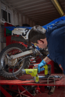 Ryobi R18GG-0 Akkumulátoros Zsírzópisztoly (Akku és Töltő nélkül)