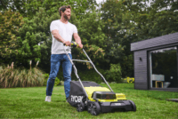 Ryobi RY18SFX35A-240 Akkumulátoros Gyepszellőztető + 2x 4Ah Akku + Töltő