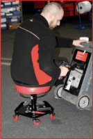 KS Tools 500.8030 Gurítható Műhely ülés - Fekete/Piros