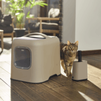 Rotho Biala macskaalom lapát tartóval és zacskóval - Krém