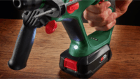 Bosch UniversalHammer 18V Akkumulátoros fúrókalapács + 2x 2.5Ah Akku + Töltő
