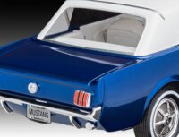 Revell Ford Mustang 60. évfordulójára kiadott autó műanyag modell (1:24)