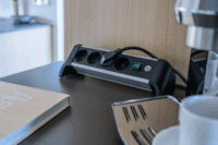 Brennenstuhl Alu-Office-Line 220V hálózati elosztó 4 aljzatos 1.8m - Fekete