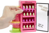 MGA Entertainment L.O.L. Surprise OMG Körömstúdió és fagyizó játékszett