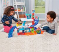 VTech Tut Tut Speedy Elemes Autó Parkolóház Játéképület