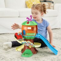 VTech 80-561504 Tut Tut Baby - CoComelon JJ Parkolóház házikó sínkészlet Hanggal