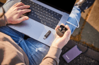 Intenso F10000 Powerbank 10000mAh 20W (2.1A / 5V) - Lila