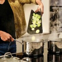 Joseph Joseph 60202 konyhai vágódeszka összecsukható - fekete