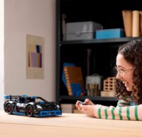 LEGO® Technic: 42176 - Porsche GT4 e-Performance versenyautó