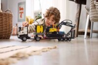 LEGO® Technic: 42175 - Volvo FMX teherautó és EC230 elektromos markoló