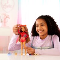 Mattel HYC23 Barbie Dream Besties Teresa baba kiegészítőkkel
