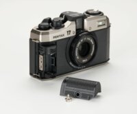 Pentax 17 Kompakt fémvázas Analóg fényképezőgép - Fekete