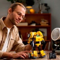 LEGO® Icons: 10338 - Transformers Bumblebee Építőjáték