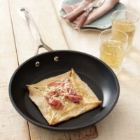 Le Creuset Tapadásmentes Alumínium Serpenyő 4,5x24cm - Fekete