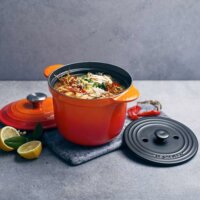 Le Creuset Cocotte 18cm Öntöttvas Főzőedény 2L - Piros