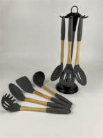 IRIS KT-483 Konyhai eszköz készlet tartóval (8 részes) - Fekete / Fa