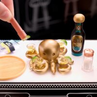 MGA Entertainment Miniverse - Make It Mini Happy Hour Játékfigura