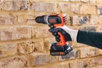 BLACK+DECKER BCKSB02 Akkus Ütvefúró-csavarozó + 62 darabos szerszám készlet