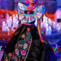 Mattel HRM72 Barbie Signature Día de Muertos 2024 Fodros fekete ruha gyűjtői baba