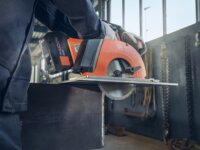 Fein AHKS 18-57 AS Akkus Fémvágó Kézi Körfűrész 18V (Akku és töltő nélkül)