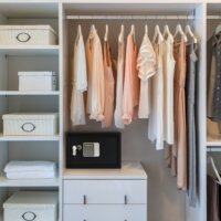 Yale YSG/250/DB2 Elektromos számzáras Biztonsági bútorszéf - Fekete