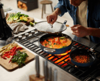 Joseph Joseph Space Kerámia Bevonatos Tapadásmentes serpenyő fedővel 28cm - Kék