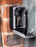 Master Lock 5441EURD Bluetoothos Kulcsszéf - Fekete/Szürke