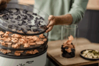 Stöckli Dörrex Gyümölcsaszaló és szárító acélhálós tálcákkal