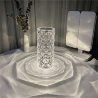 Izoxis Dekoratív 16 színben világító asztali LED lámpa távirányítóval 21cm