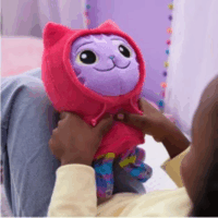 Dream Works Gabi Babaháza DJ Cicafa deluxe interaktív plüssfigura 25 cm