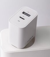 Maxlife MXTC-06 USB-C / USB-A Hálózati Töltő adapter 20W + 1m Lightning Kábel - Fehér