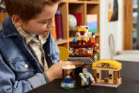 LEGO Minecraft 21273 - A szellemléghajó és falutámadás