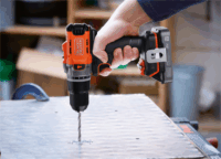 Black & Decker BCD383D1XK-QW Akkus fúró-csavarozó 1x 2Ah Akku + Töltő