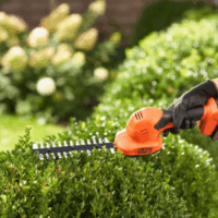 Black & Decker BCSS18D1-QW Akkumulátoros Sövényvágó + 2Ah Akku + Töltő