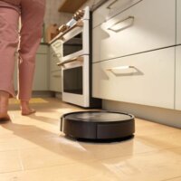 iRobot Roomba Combo j5 Smart Robotporszívó felmosó funkcióval - Fekete