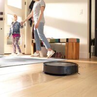 iRobot Roomba Combo j5 Smart Robotporszívó felmosó funkcióval - Fekete
