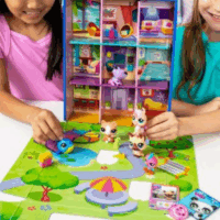 Hasbro Littlest Pet Shop 2 az 1-ben játékkészlet figurákkal